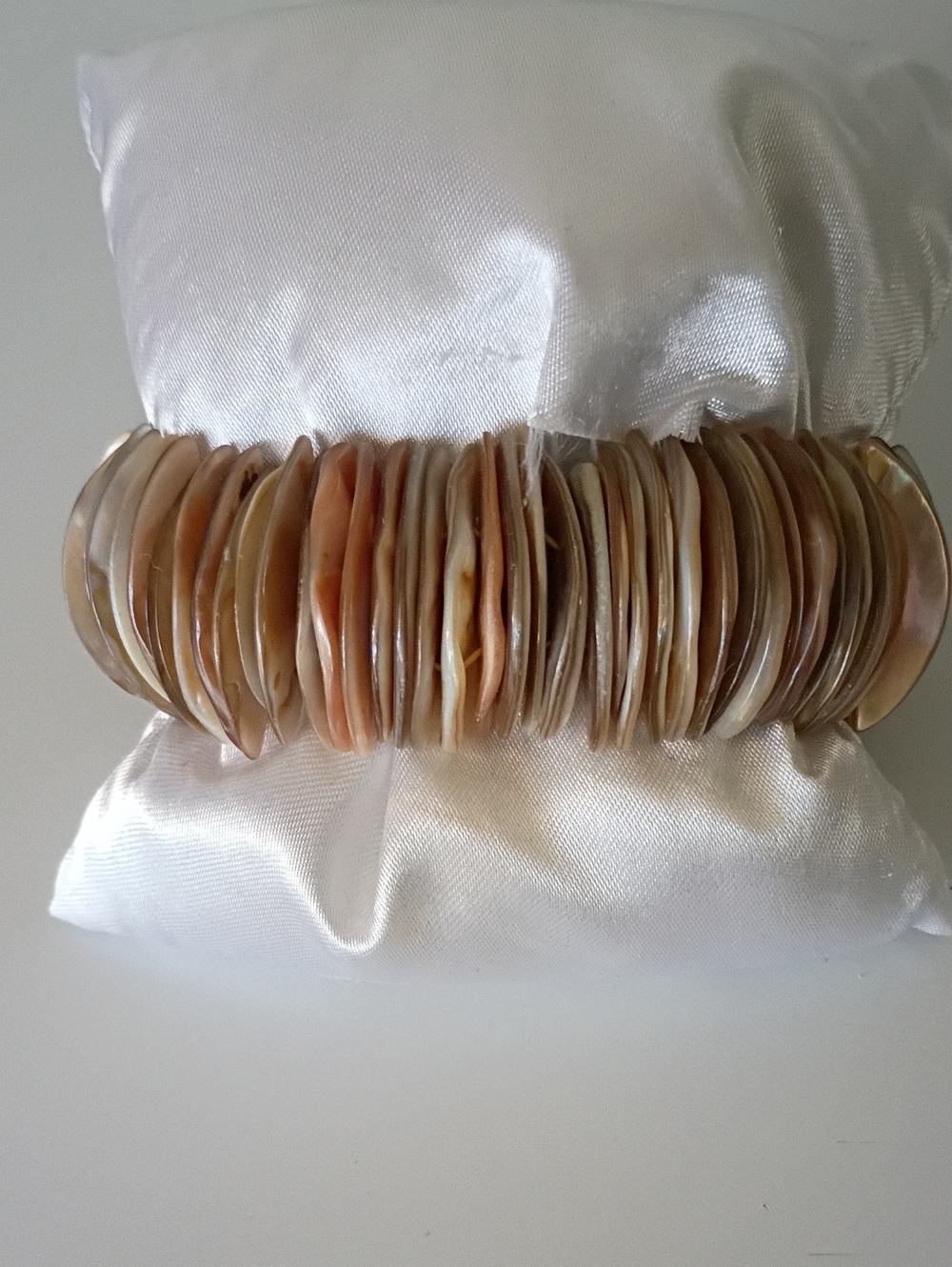 Vintage Abalone Or mlmother-Of-Pearl Shell Slice Stretch Bracelet Amaz Price$51
